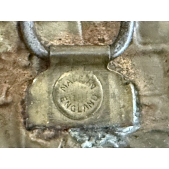 Vintage Peerage English Pub Scene/Mayflower 12" Hammered Brass Plates - Set of 2 - Picture 5 of 7